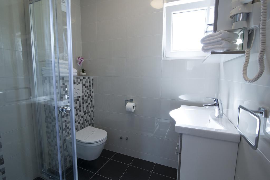 Villa Petra Apartment With Private Pool Makarska Ngoại thất bức ảnh