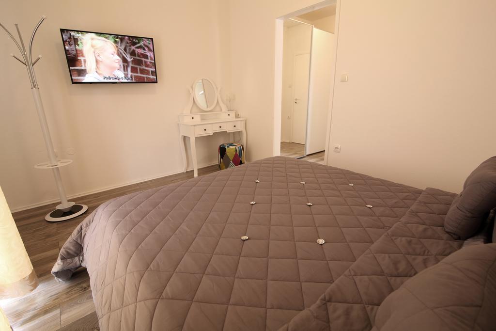 Villa Petra Apartment With Private Pool Makarska Ngoại thất bức ảnh